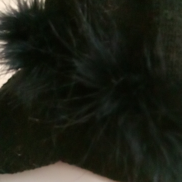 Black feathered hat - Picture 3 of 4